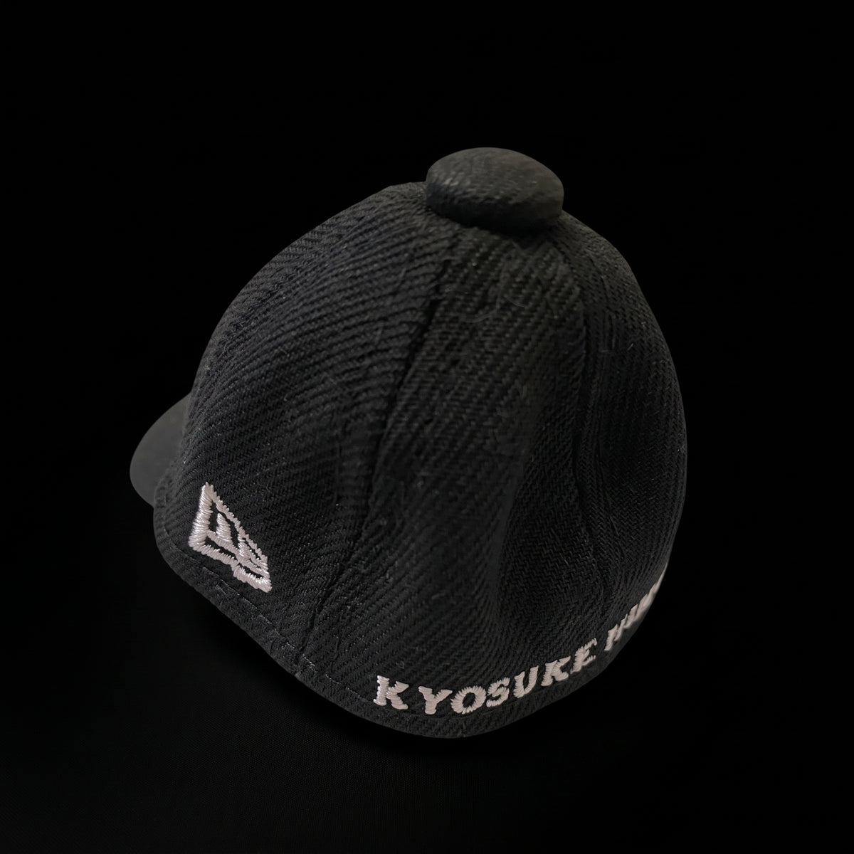 【NEWERA】キャップキーホルダー （BLACK×WHITE）